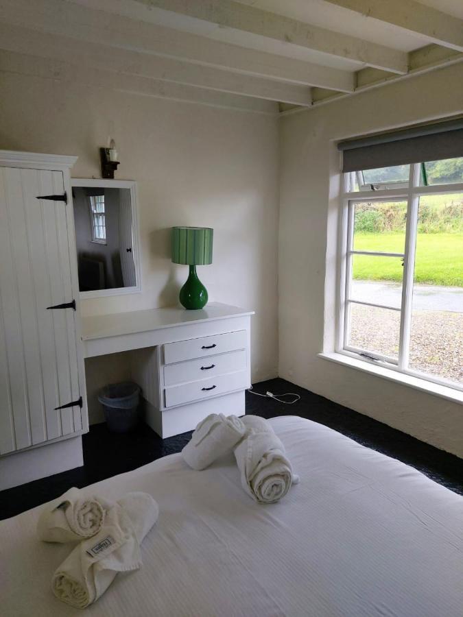 Corofin Lake Cottages Bagian luar foto