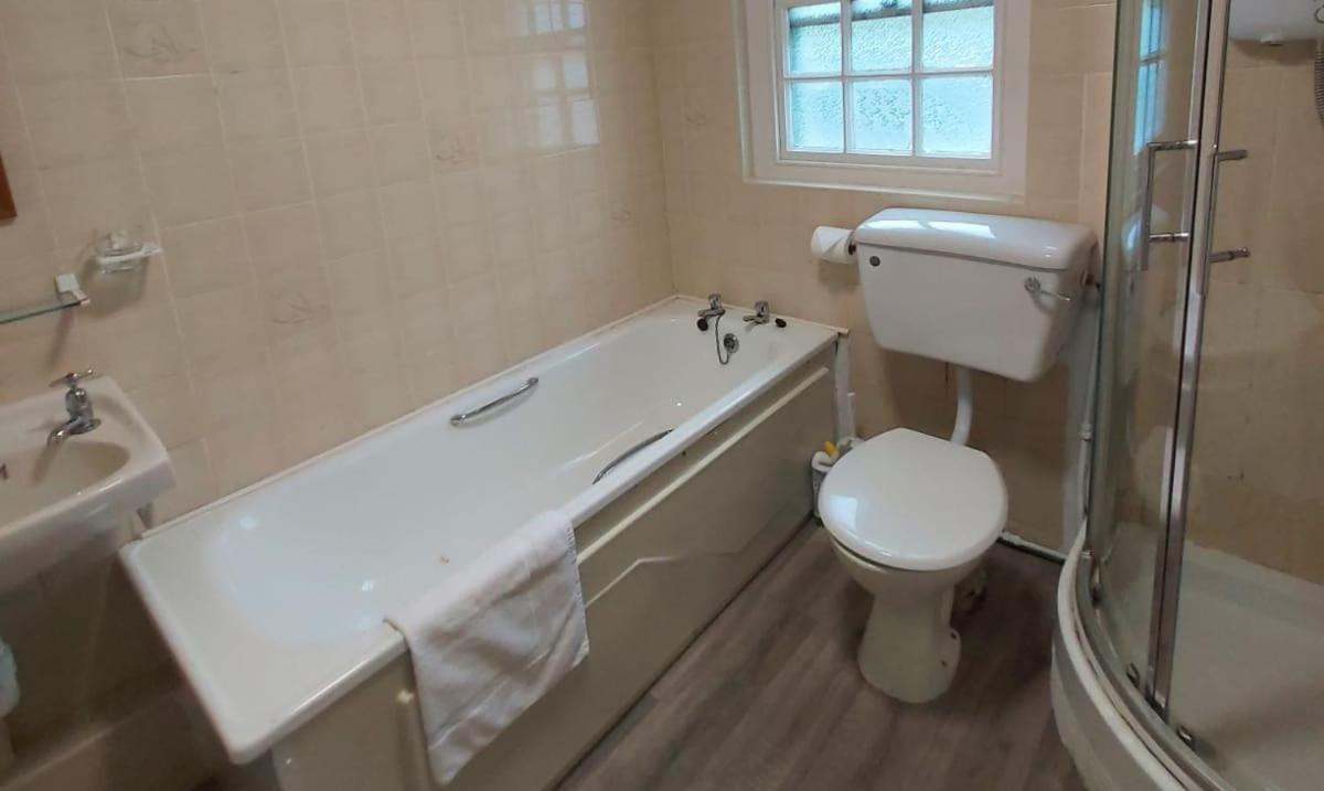Corofin Lake Cottages Bagian luar foto