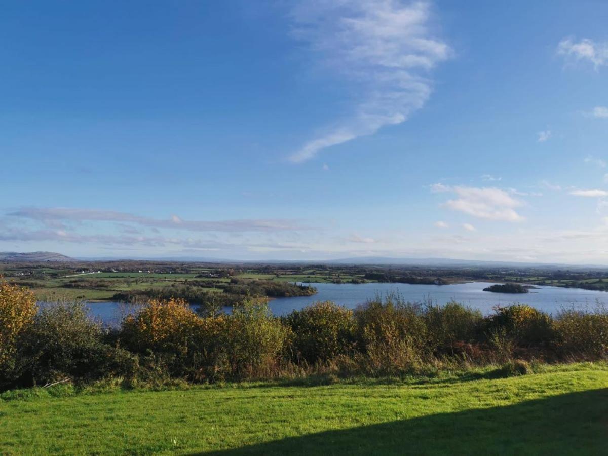 Corofin Lake Cottages Bagian luar foto